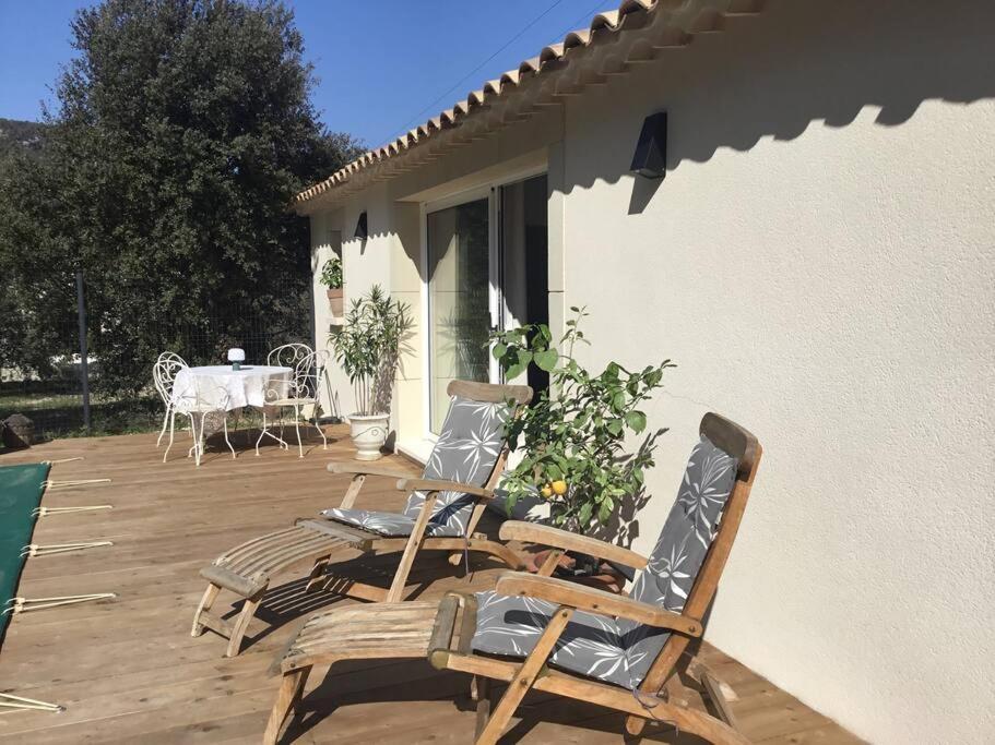 Studio De Charme Avec Piscine Fontaine-de-Vaucluse Eksteriør bilde